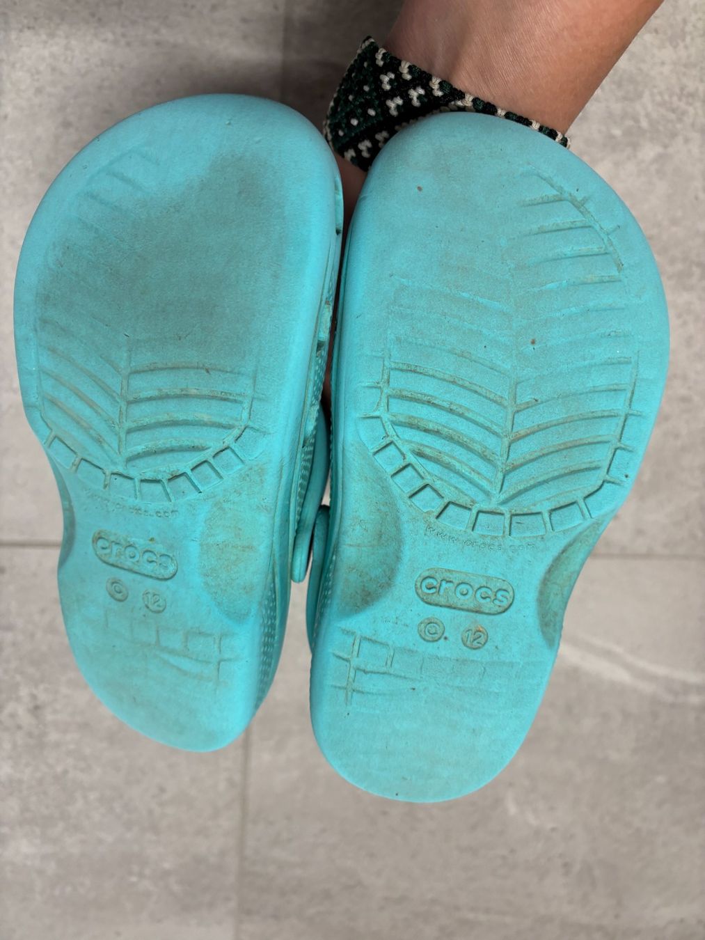 Crocs Schuhe für Jungen: Crocs turquoise taille 12 enfant taille 29 – Gebraucht aus Salvenach von gwenwywar 1