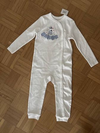 Neue Baby Schlafanzug / Strampler Gr. 86  1218 Monate
