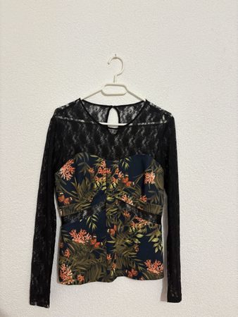 Haut manches longues Guess noir à motifs taille M