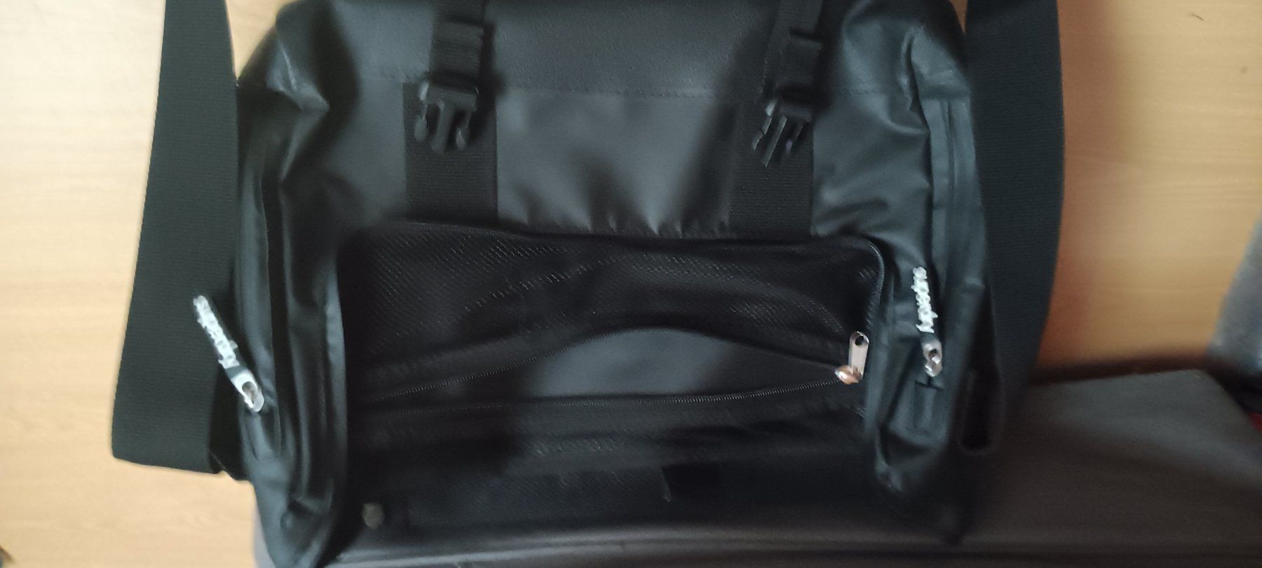 Superdry Borse: Superdry Tasche Neu – Nuovo (secondo la descrizione) da Maienfeld venduto da Andyr44 1