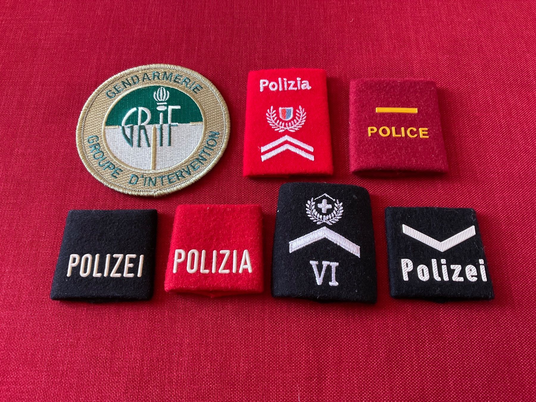 Plaquettes & Badges: Vintage Polizei Abzeichen – D'occasion à Lugano par Persepolis
