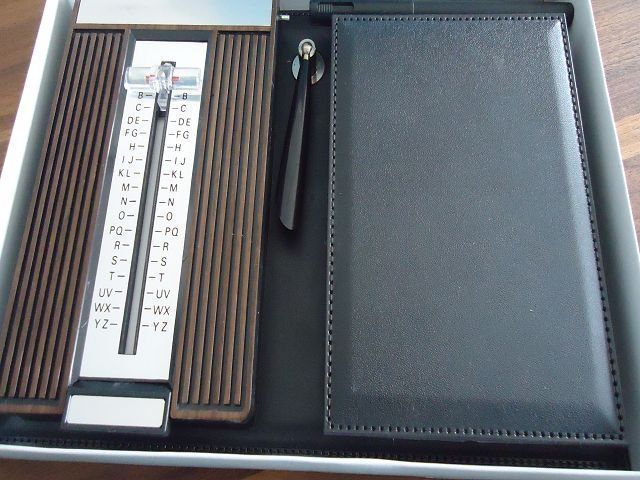 Telefoni: VINTAGE Telefon DESK SET NEU – Nuovo e nell'imballaggio originale da Ergisch venduto da Haemmerli59 2