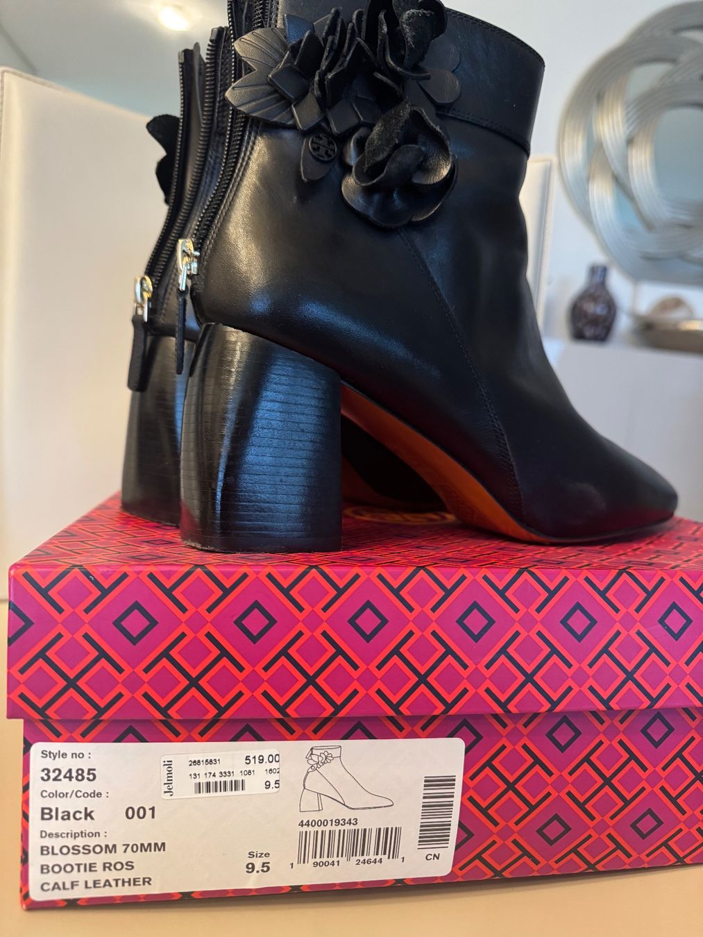 Tory Burch Scarpe da donna: Tory Burch Stiefeletten Lederschwarz- Blumen Abs... – Usato da Erlenbach ZH venduto da msa_x26y 4