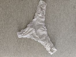 Victoria's Secret String mit Spitze Grösse M. 