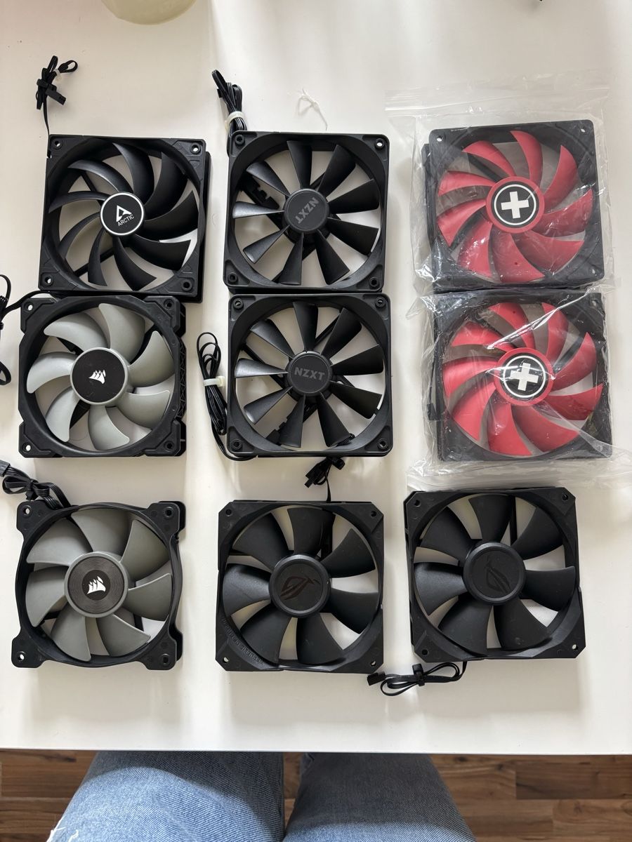 Ventilatoren: Lot de ventilateurs PC divers marques et couleurs – Gebraucht aus La Chaux-de-Fonds von DANIELA19961996