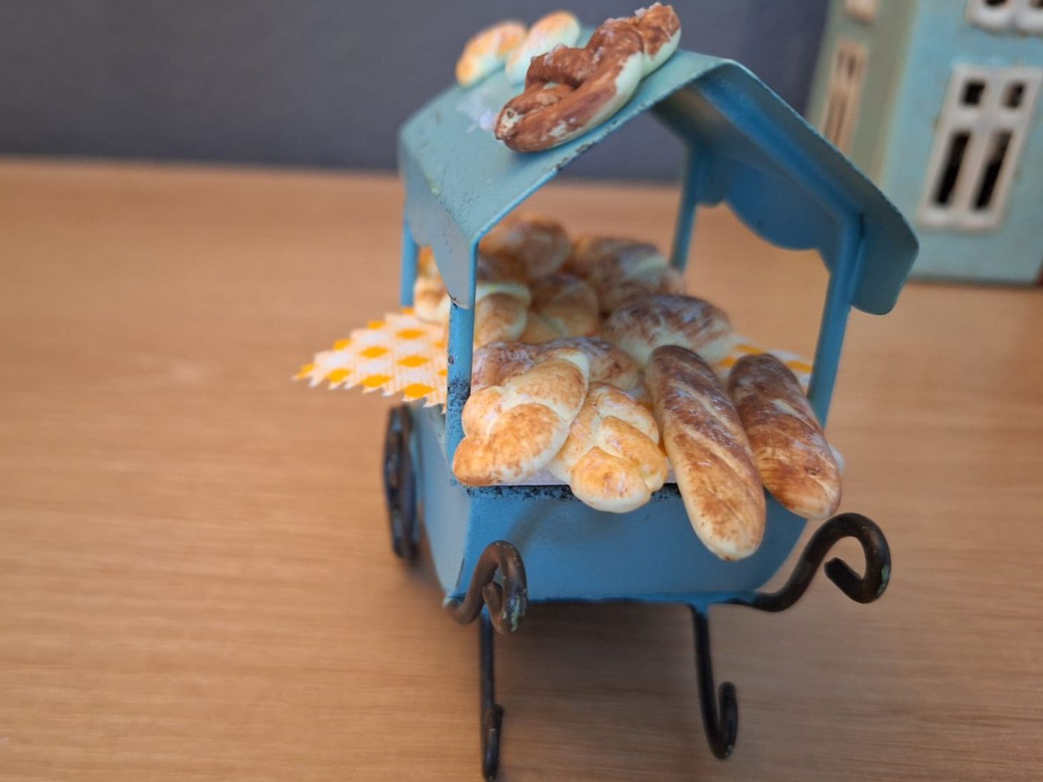 Case e mobili per bambole: Handmade Brot Markt Stand – Nuovo (secondo la descrizione) da Zürich venduto da HandmadeTinyFood 5