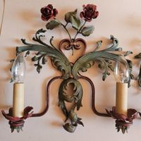 Wunderschöne Wandlampen im Rosen-Design, Vintage-Stil