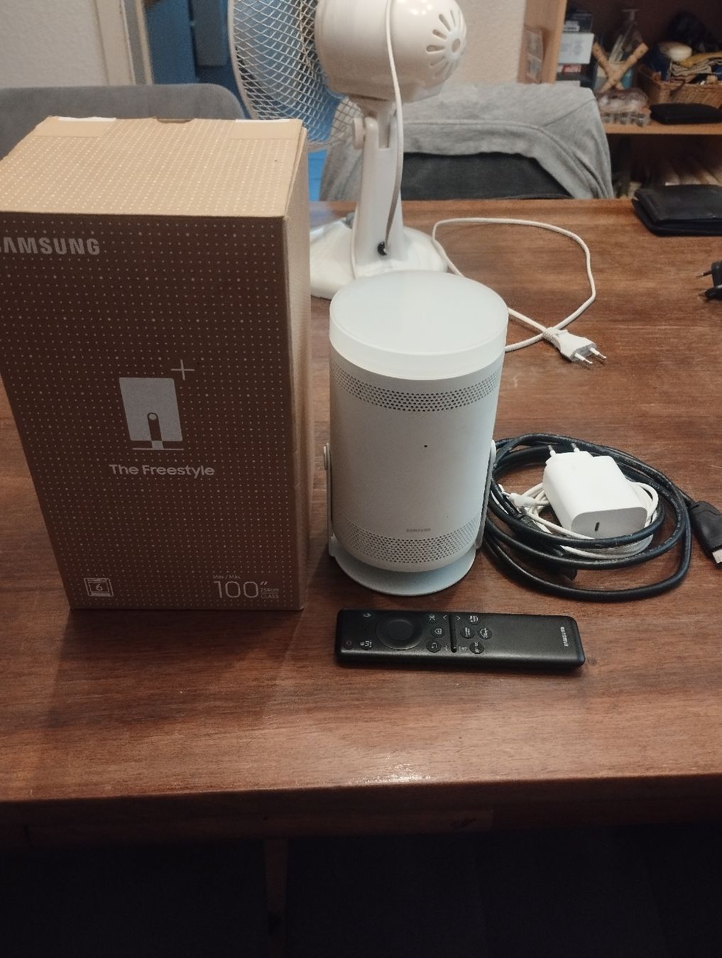 Samsung Proiettori: Samsung Beamer The Freestyle v2 – Nuovo (secondo la descrizione) da Lyss venduto da fuselbay