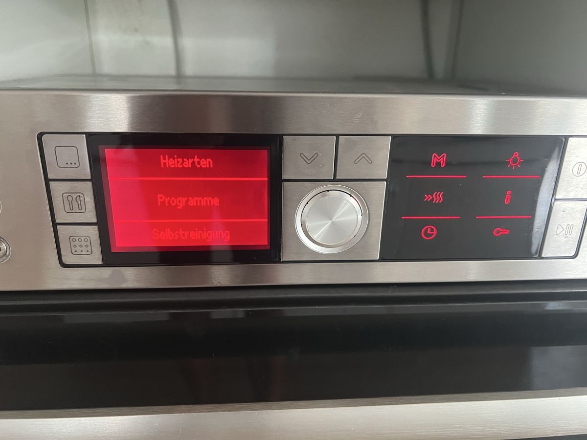 Bosch Forni: Bosch Einbaubackofen mit Mikrowelle – Usato da Zuchwil venduto da Tommy6 7