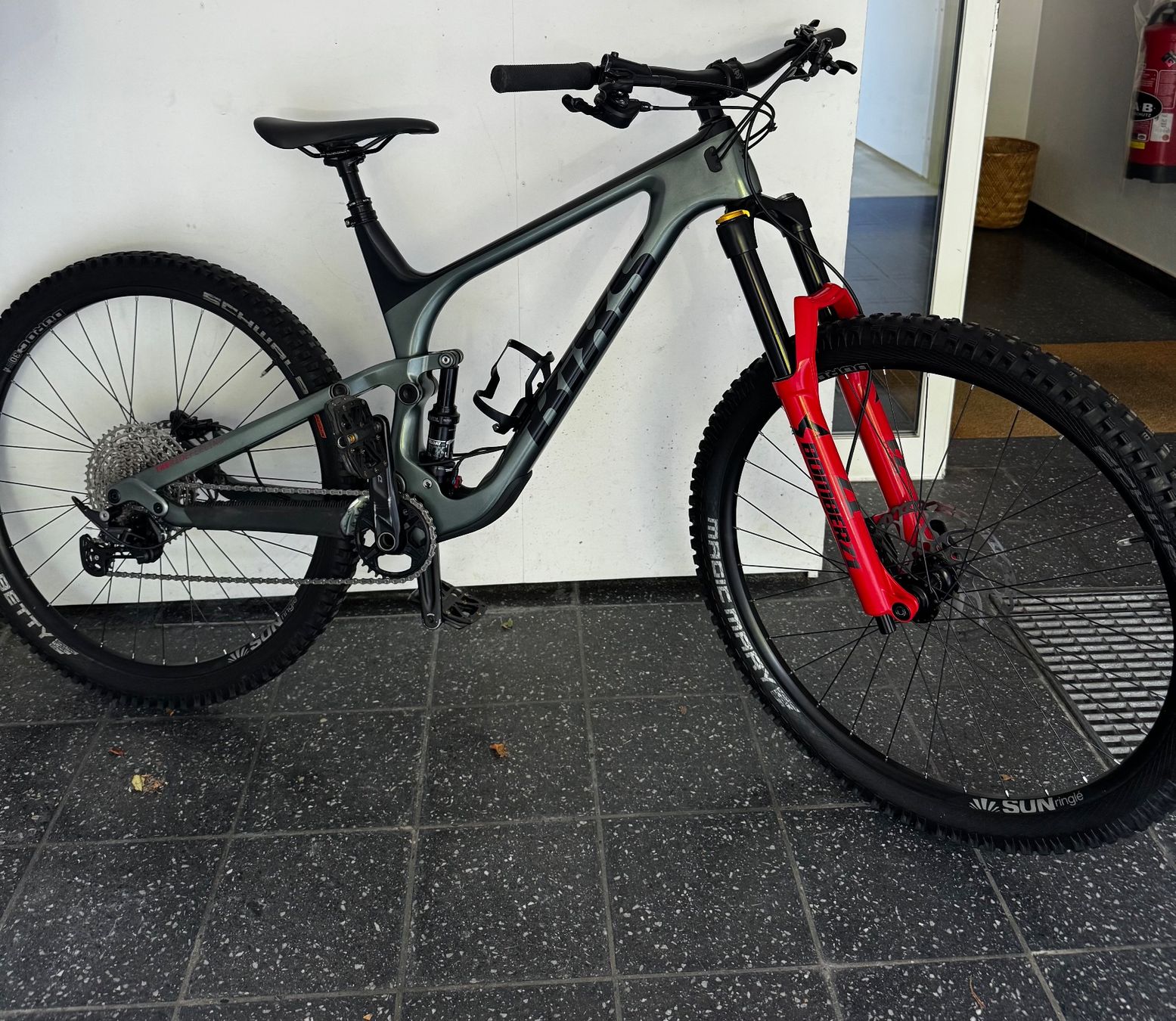 Bixs Velos: BIXS Lane 250 Carbon MTB Fully – Gebraucht aus Derendingen von nini.22