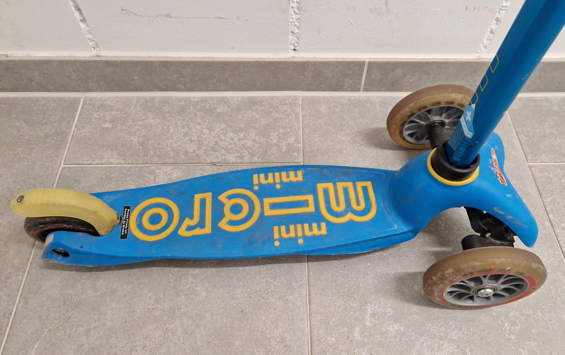 Micro Kickboard: Mini Micro Scooter, blau, gut erhaltener Zustand – Gebraucht aus Wettingen von brownie14 2