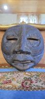 Antike perlenbesetzte Maske der Bamileke "Frau"