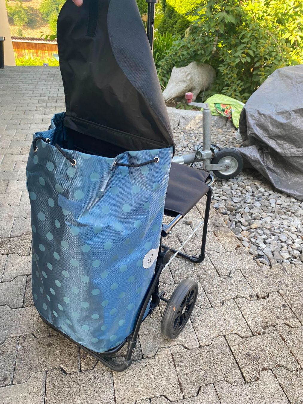 Altro per la casa: Einkaufstrolley mit Sitz blau Punkte neuwerwertig – Usato da Ebersecken venduto da ron_yps7