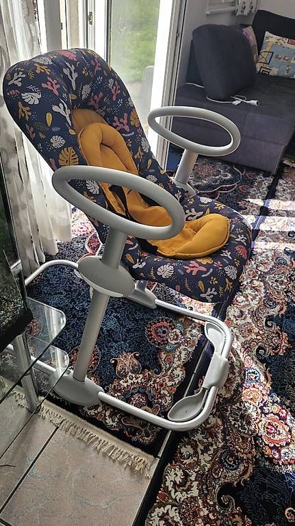 Hochstühle: Siège pour bébé – Gebraucht aus Tavannes von Izzymodsh