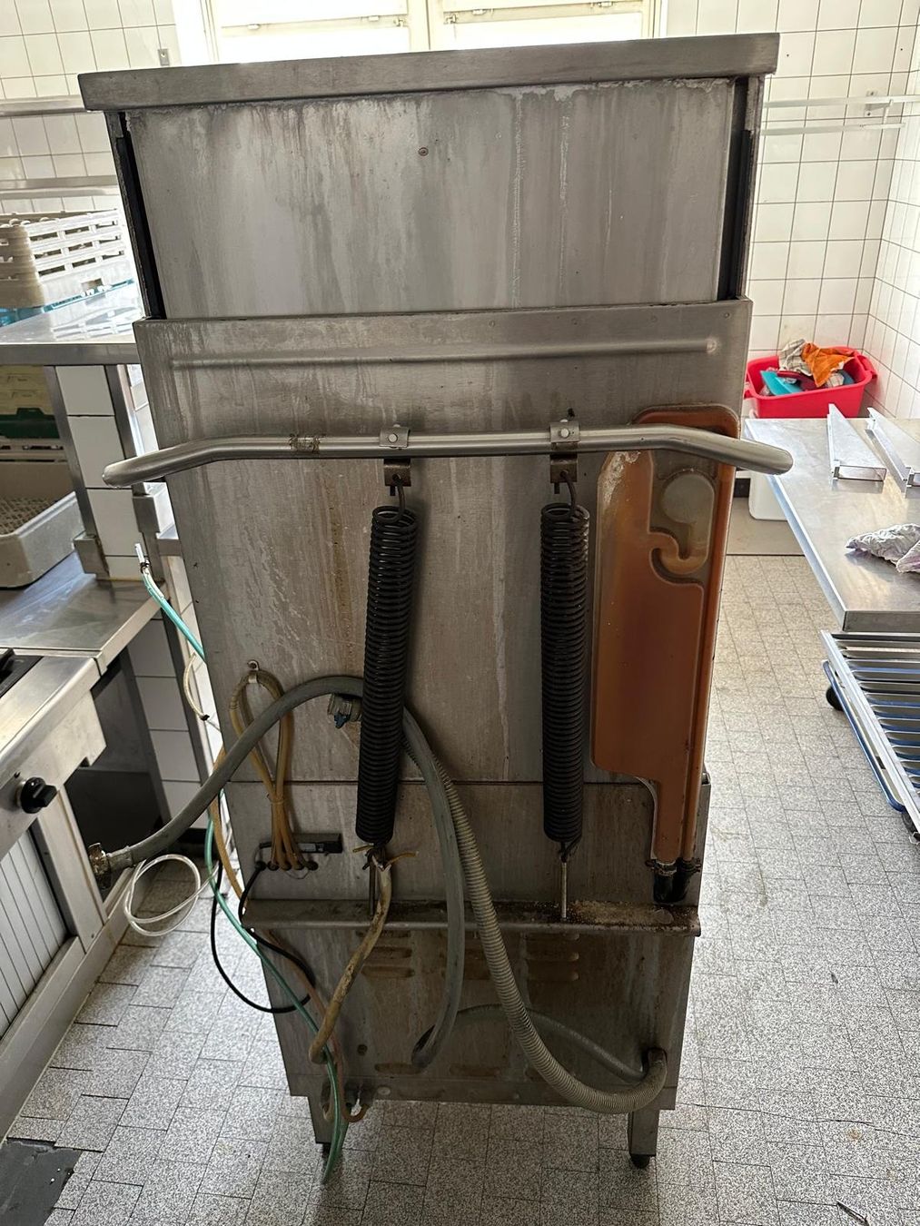 Geschirrspüler: Gastro Geschirspüler – Gebraucht aus Spreitenbach von Space_X 7