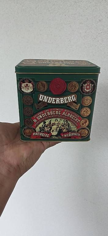 Tutte le decorazioni: 13 Antike Underberg mit Schachtel – Usato da Pfaffnau venduto da Hawaiano 2