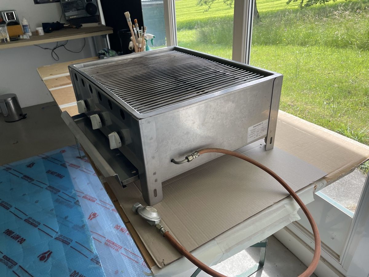 Griglie: Grill / Gastrobräter – Usato da Säriswil venduto da 66chevy4me 2