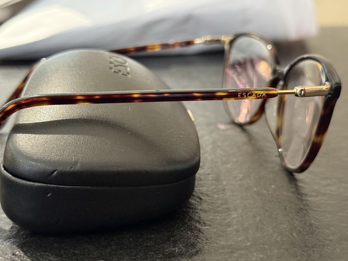 Escada Brillen & Gläser: Escada Brille, neuwertig - Top Zustand – Neu (gemäss Beschreibung) aus Strengelbach von schnaeusel 1