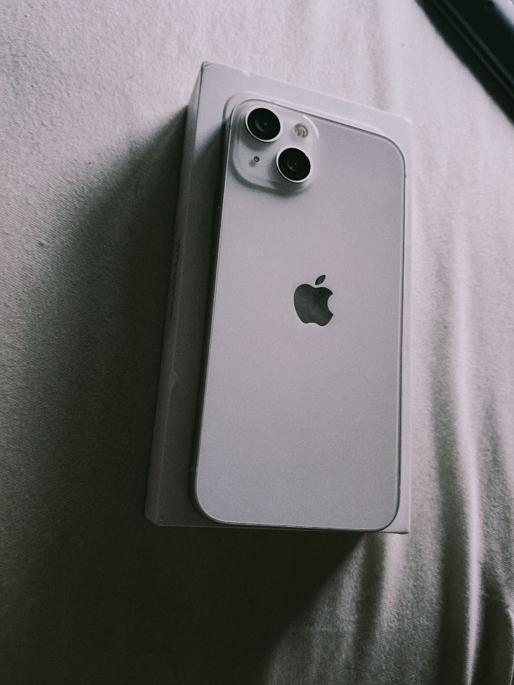 Apple Handys / Smartphones: Apple iPhone 13 128Go batterie 77% – Gebraucht aus La Chaux-de-Fonds von Honit