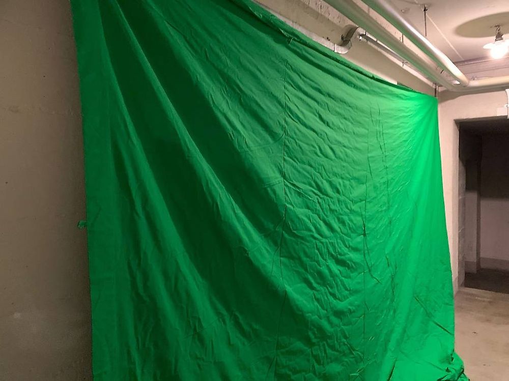 Greenscreen ca. 6m x 3m (Gebraucht) in Basel für CHF 5 – nur Abholung ...