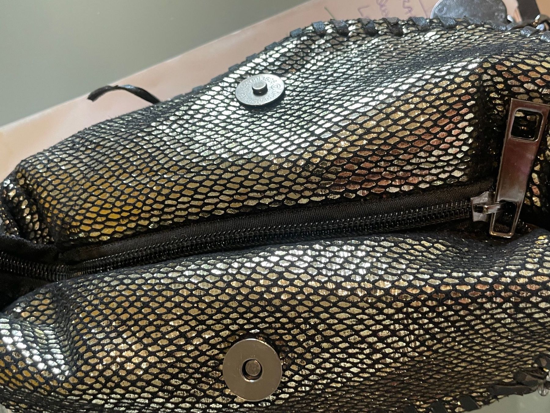 Stella McCartney Borse da donna: Stella McCartney Embossed Grey Falabella Mini Disco Bag – Usato da Genève venduto da lailas_things 7
