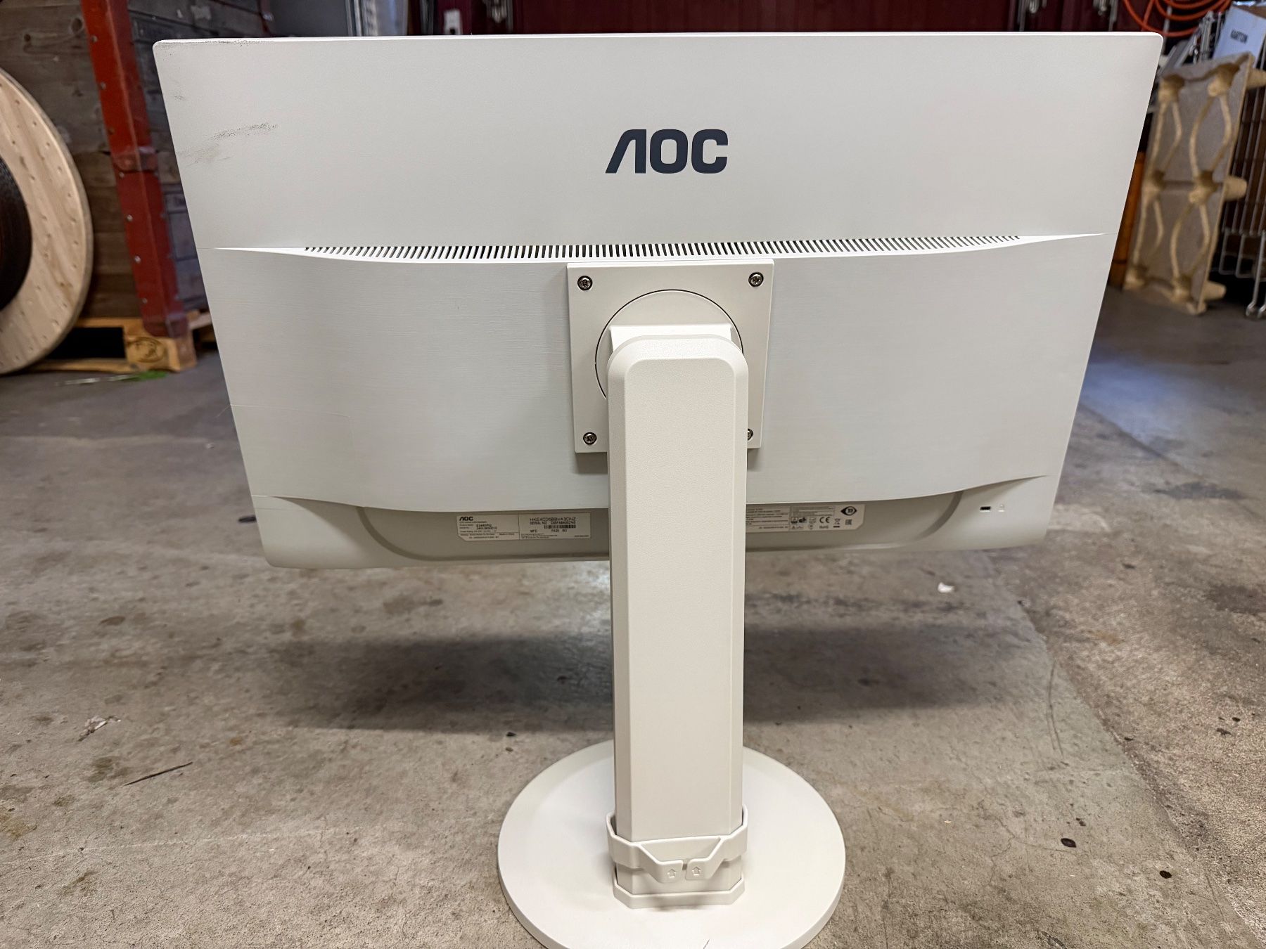AOC Monitore: Monitor AOC E2460PQ LED Bildschirm weiss gebraucht – Gebraucht aus Bassersdorf von leader07 1