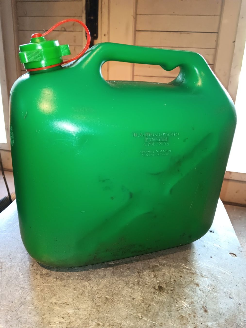 Benzinkanister: Benzinkanister 10 Liter – Gebraucht aus Dietikon von Sauber64 1