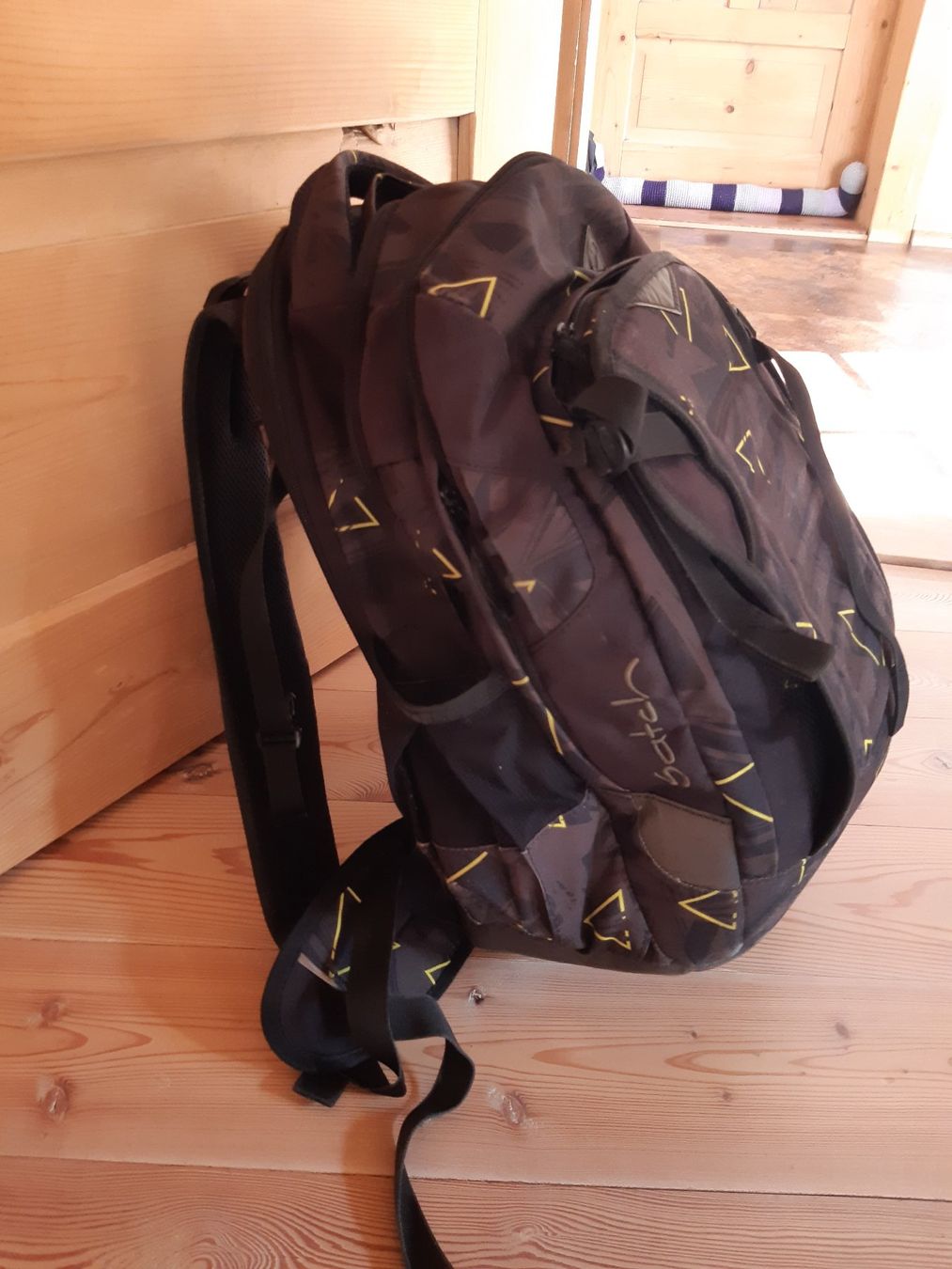Satch Zaini: Schulrucksack SATCH schwarz mit gelb – Usato da Martina venduto da migrol06 1