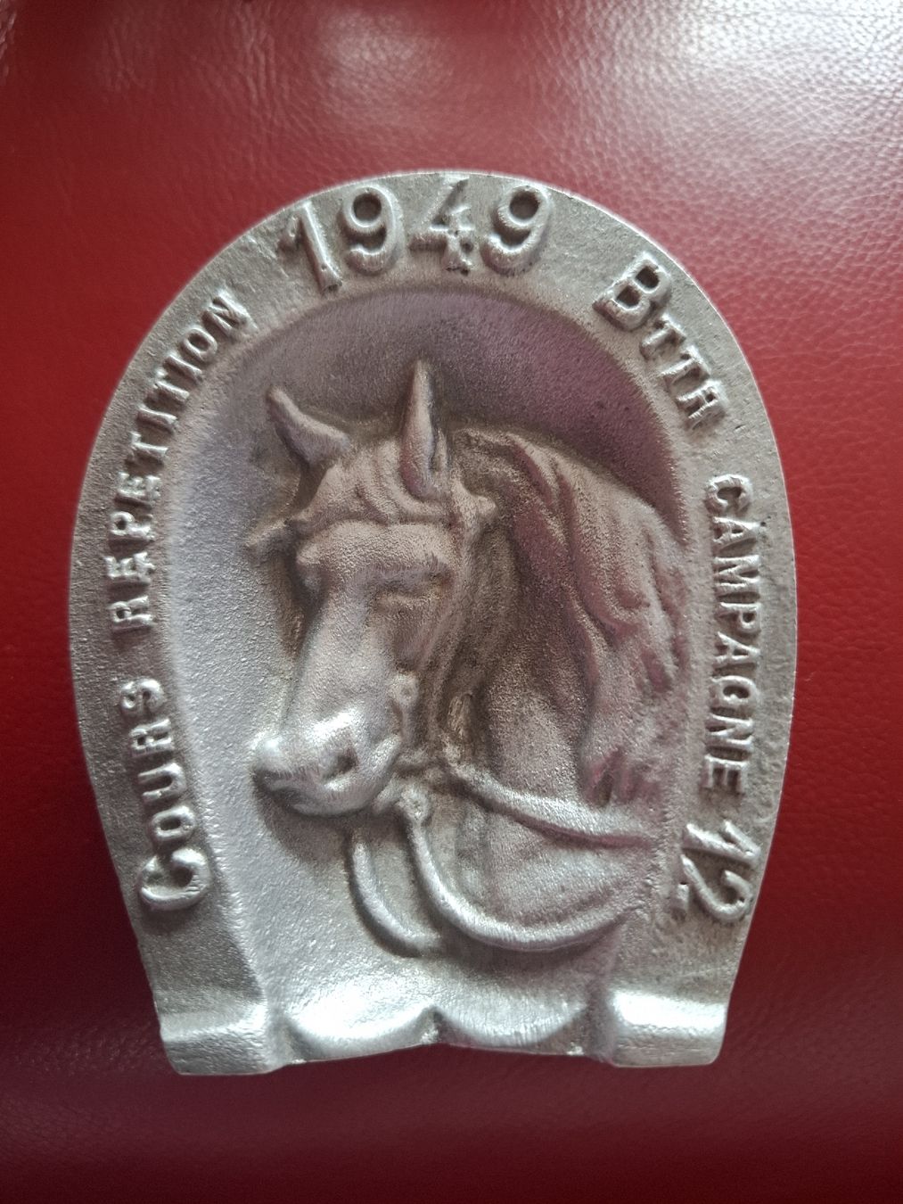 Aschenbecher: Cendrier armée  11 x 9 x 3 cm – Gebraucht aus Moutier von Carambaaa