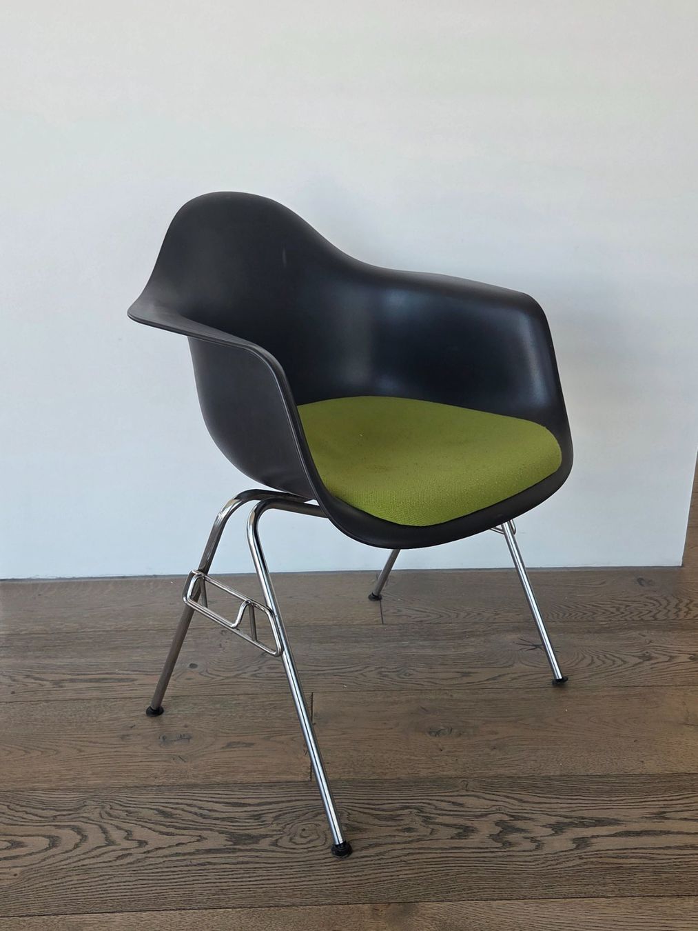 Vitra Sedie: Vitra / Eames Plastic Chair / Armchair / original / – Usato da Zürich venduto da PeterPanama