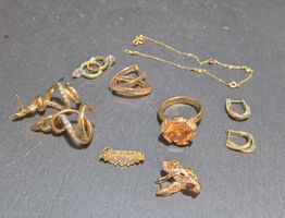 Modeschmuck Konvolut Ringe Ohrringe Kette goldfarben