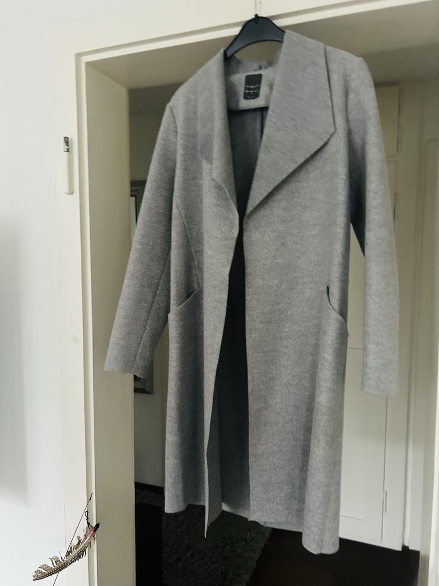Primark Cappotti: Leichte Mantel von Primark, 38 - hellGrau, Top Zusta – Usato da Männedorf venduto da Raendy