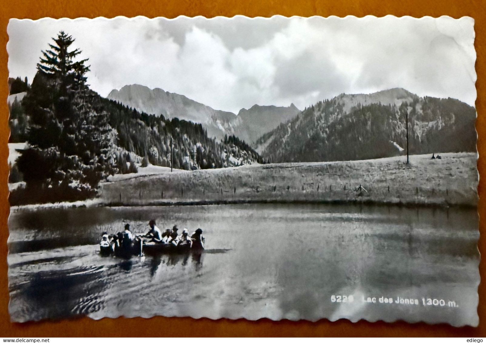 Cartoline postali: Châtel St. Denis - Les Paccots - Enfants barque sur le lac – Usato da Lutry venduto da Ediego