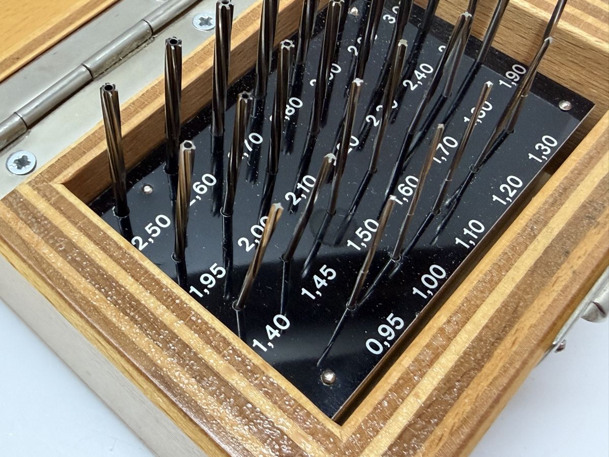 Swiss Tutti gli attrezzi: Alésoir à  Précision Lot – Usato da Bassecourt venduto da DiM7775 2