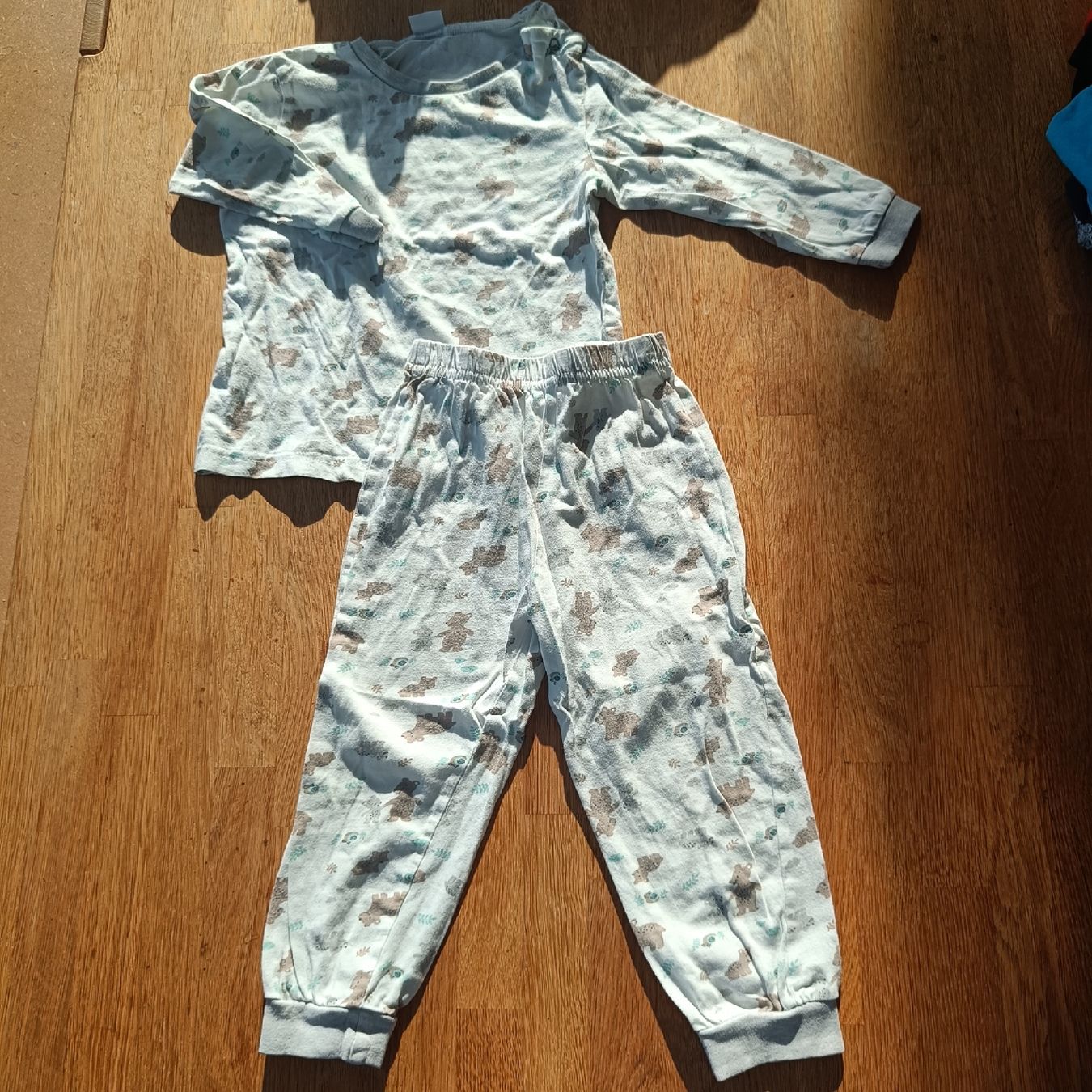 Pyjamas: Pyjama Grösse 92 – D'occasion à Jaberg par urig17.