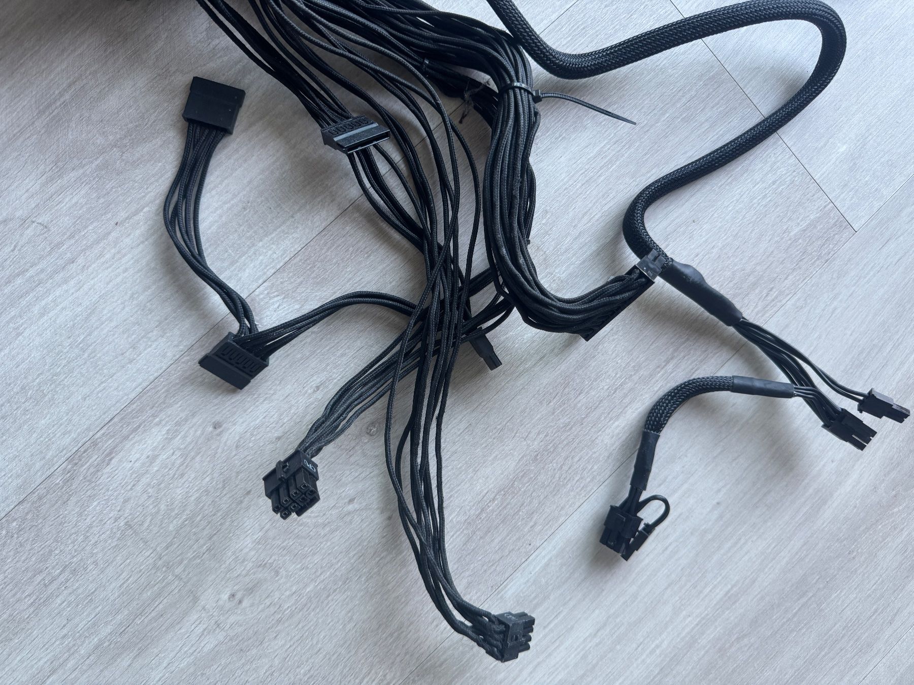 Corsair Componenti elettronici: Corsair SF750 – Usato da Neuchatel venduto da Mr-Nobody 5