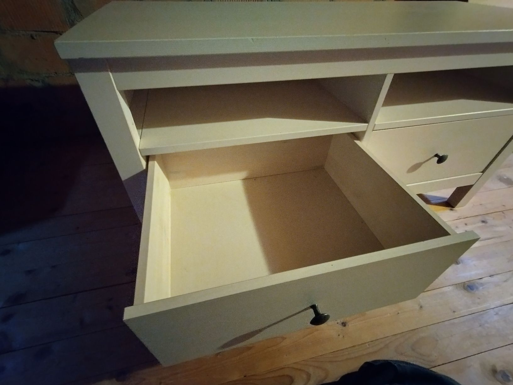 Ikea Mobili TV: Fernsehmöbel mit Schubladen – Usato da Brügg BE venduto da andriaposteo 1