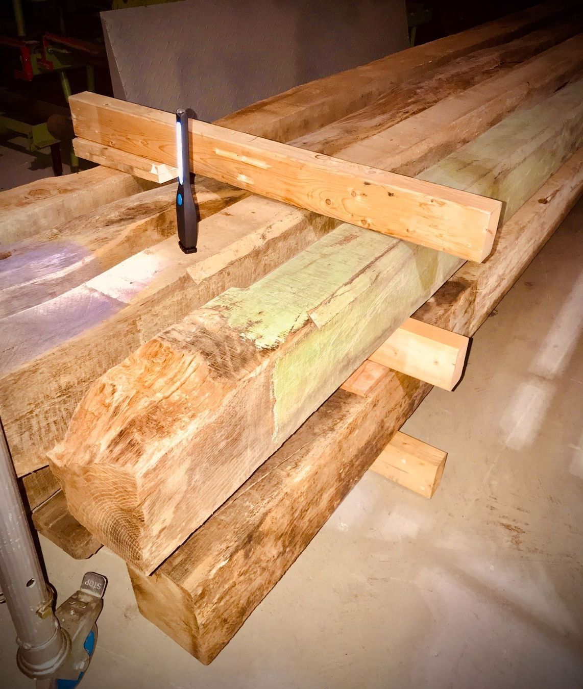 Articoli in legno: Eichenbalken / Massivholz / historisch / Balken / Eiche – Usato da Meggen venduto da deanstreet 4