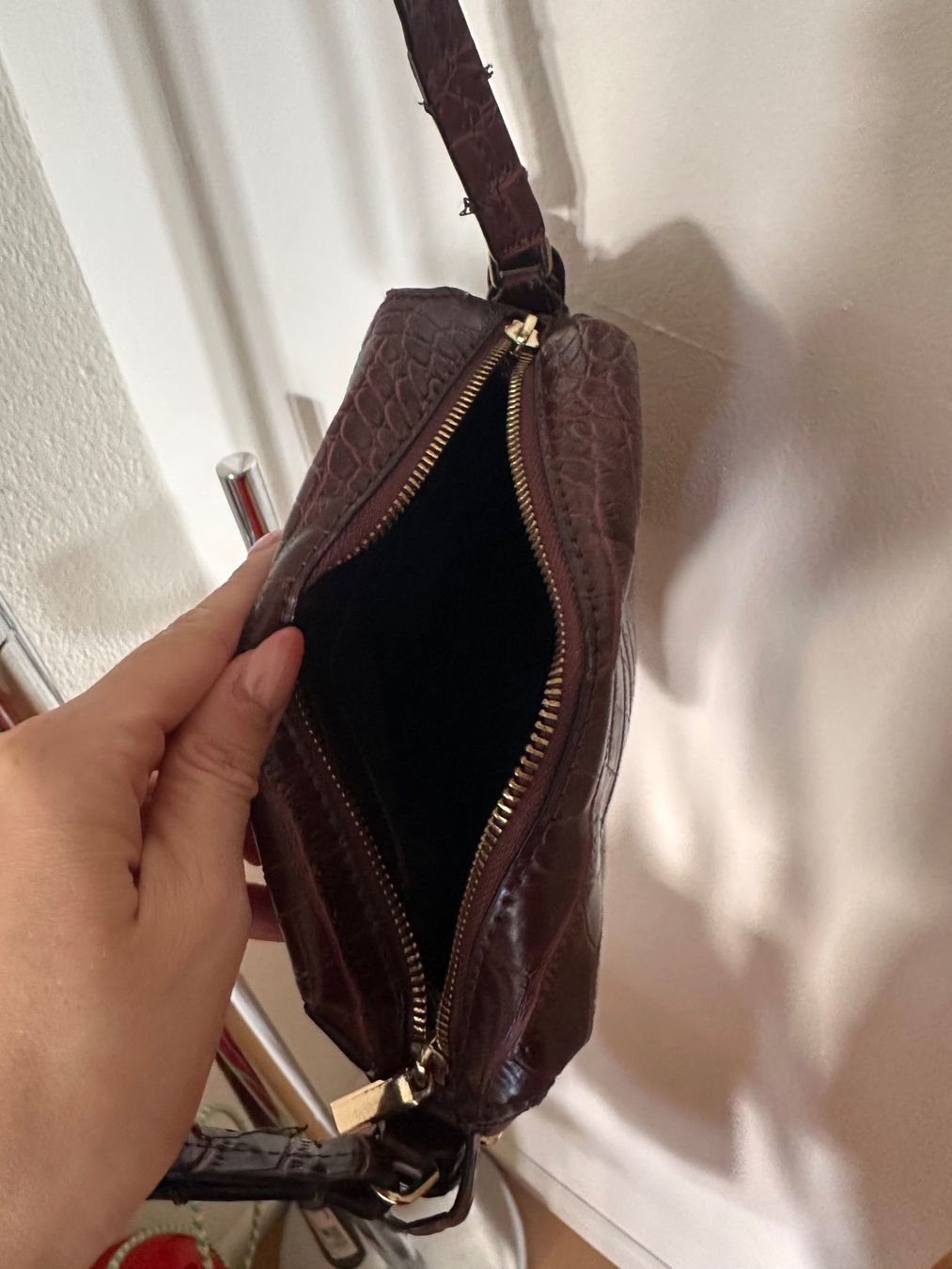 Zara Borse da donna: Handtasche Bordeaux Kroko-Optik – Usato da Basel venduto da uyuni01 1