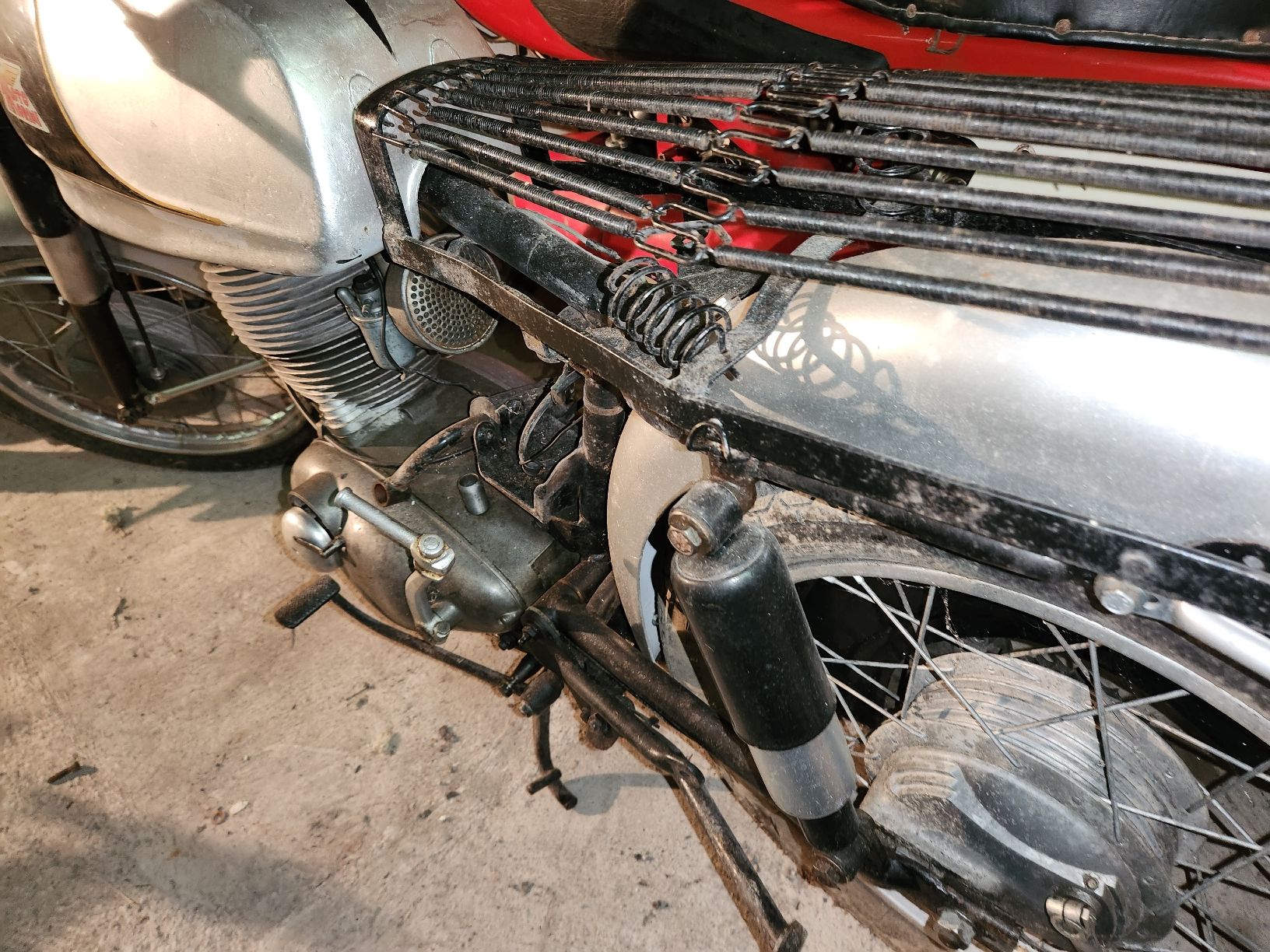 Moto Morini Strada: Seltene Oldtimer Moto Morini 125, Scheunenfund, defekt – Difettoso da Stein AG venduto da Metaluna 6