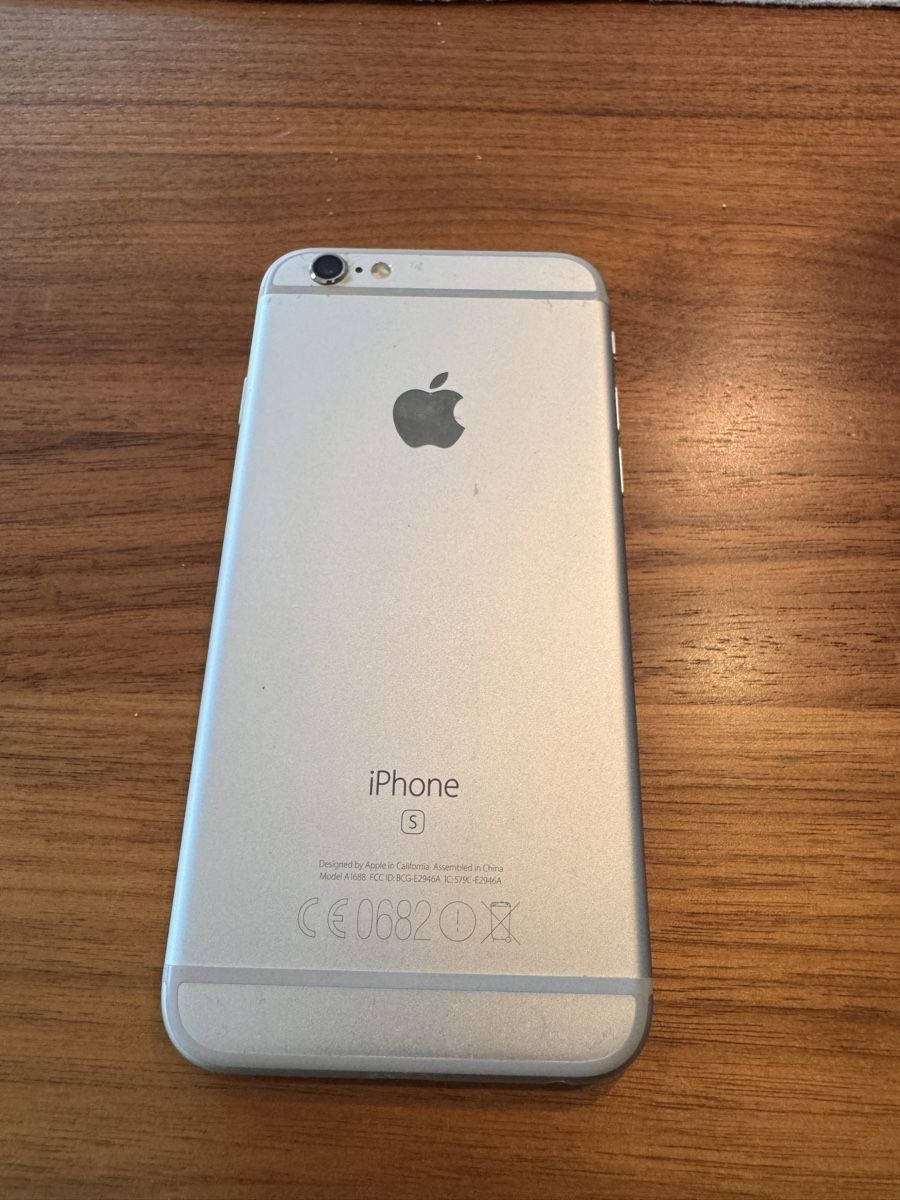 Apple Telefoni cellulari / Smartphones: iPhone 6S 64 GB ohne SIM-Kartenhalter – Usato da Sarnen venduto da Qwertziop74