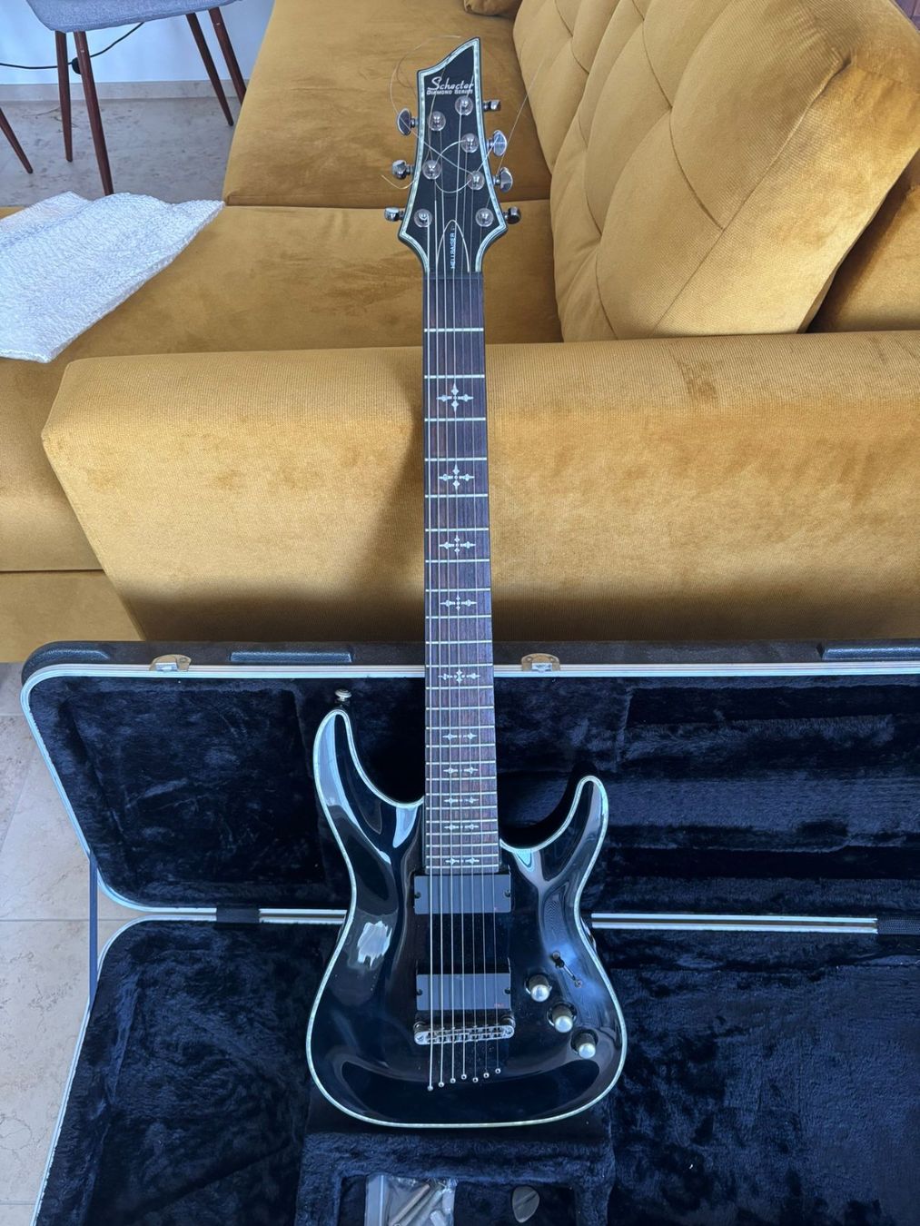 Ibanez Strumenti musicali: Schecter Hellraiser C7 Black with Hardcase – Usato da Glattbrugg venduto da mik_fxd9
