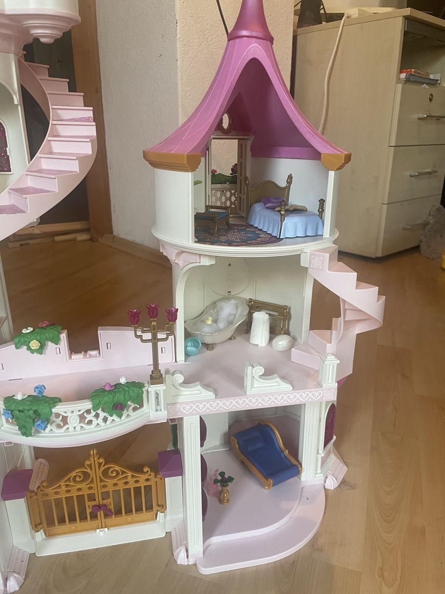 Playmobil Giocattoli: Playmobil Prinzessin Schloss plus 2 Sets – Usato da Glarus venduto da rublu01 2