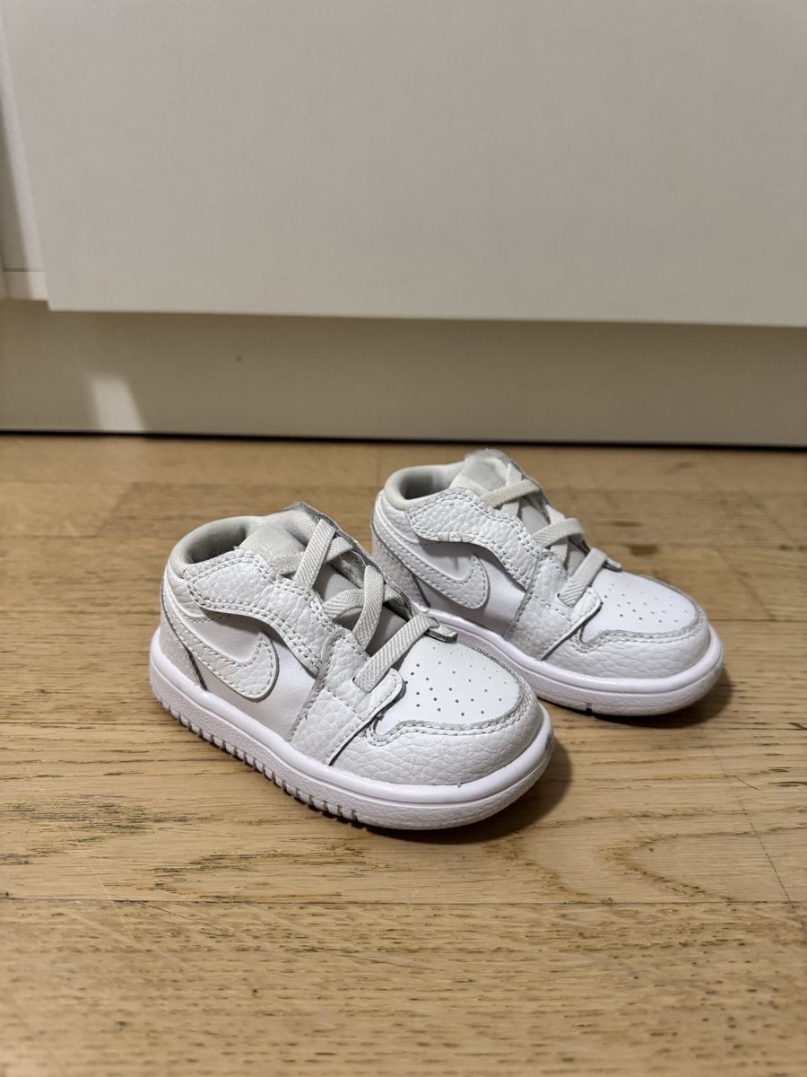 Nike Schuhe für Jungen: Kinderschuh Nike Gr.21 – Gebraucht aus Bottmingen von Giamonda88