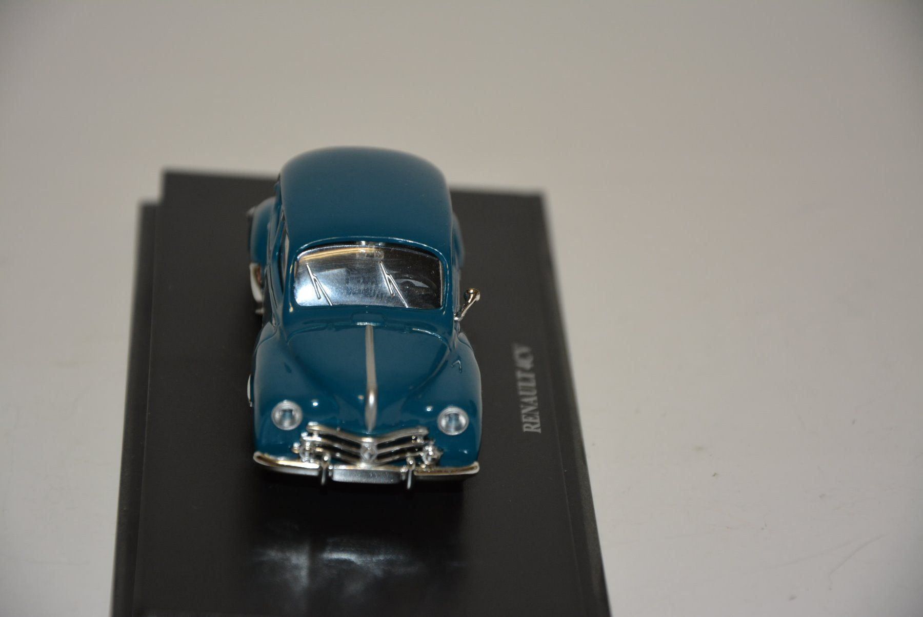 Renault Modellini d'auto: Renault 4CV , Universal Hobbies , 1:43 – Nuovo e nell'imballaggio originale da Goldach venduto da Feivel9 4