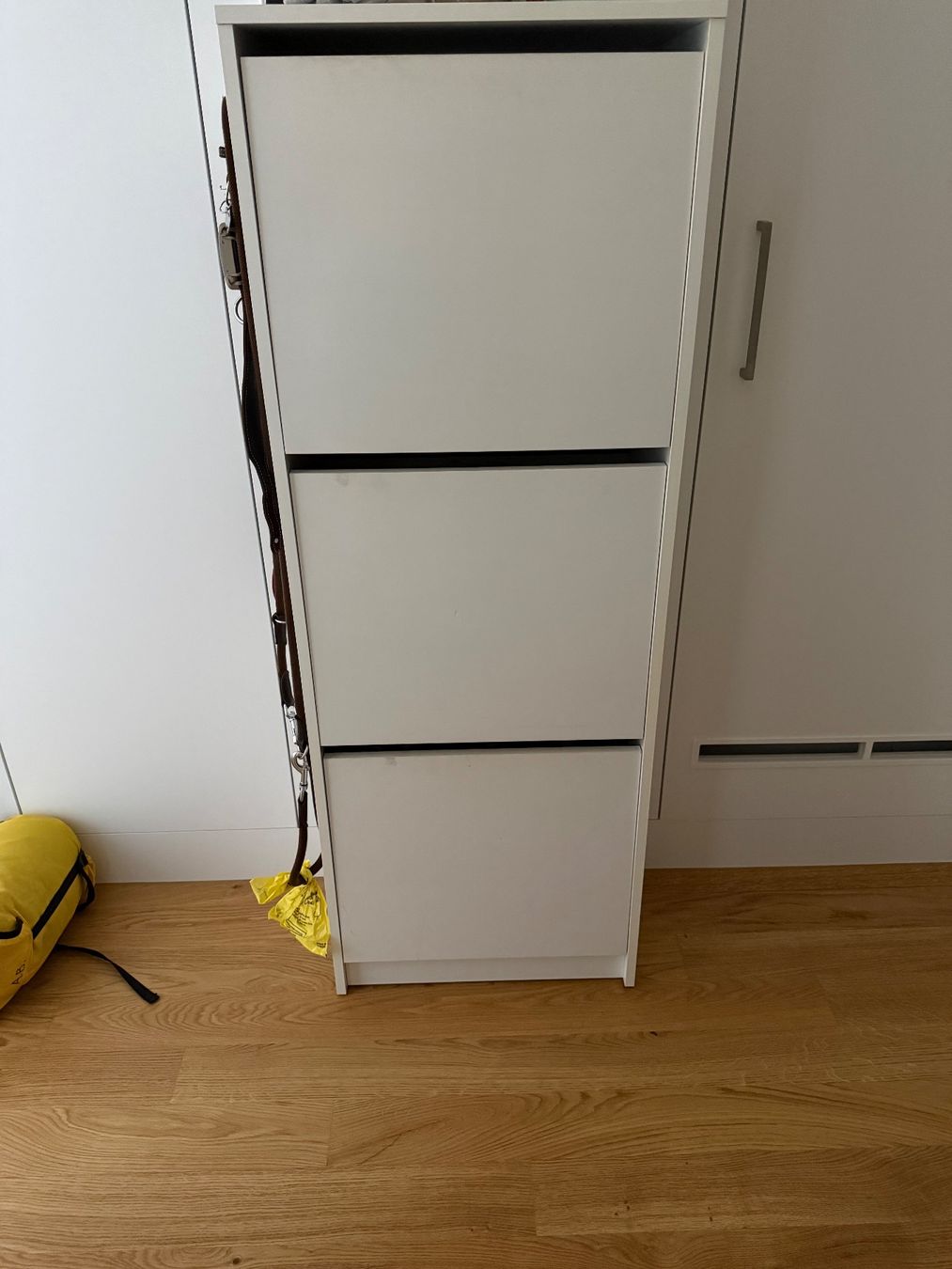 Ikea Armadi: Schuhschrank weiss 3 Klappen – Usato da Zürich venduto da ann_5jfx