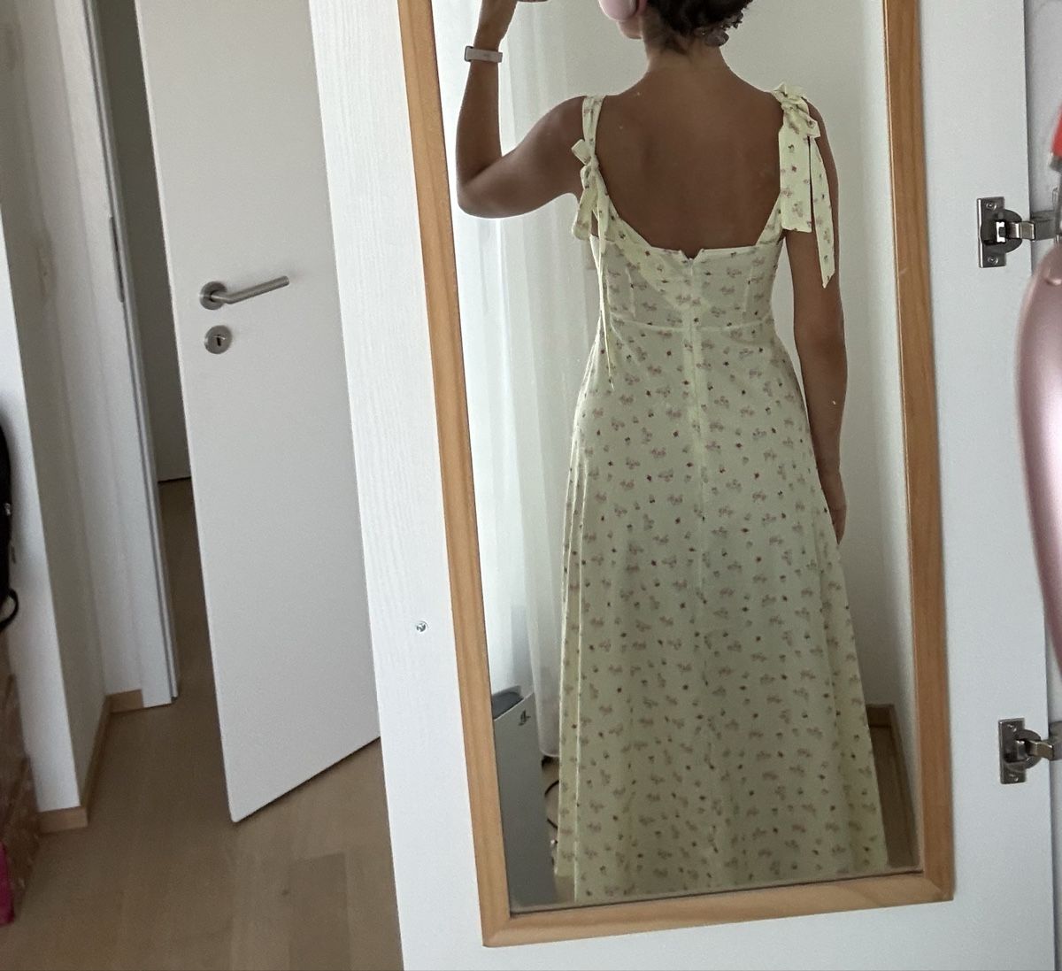 Kleider: Robe d’été jaune à fleur taille M – Gebraucht aus Vésenaz von ilomd 6