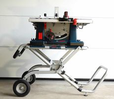 Tischkreissäge Bosch GTS 10XC + Arbeitstisch GTA 60W