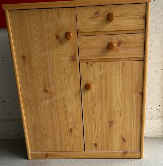 Armadi: Kleiner Schrank – Usato da Rickenbach Sulz venduto da Wyatt 3