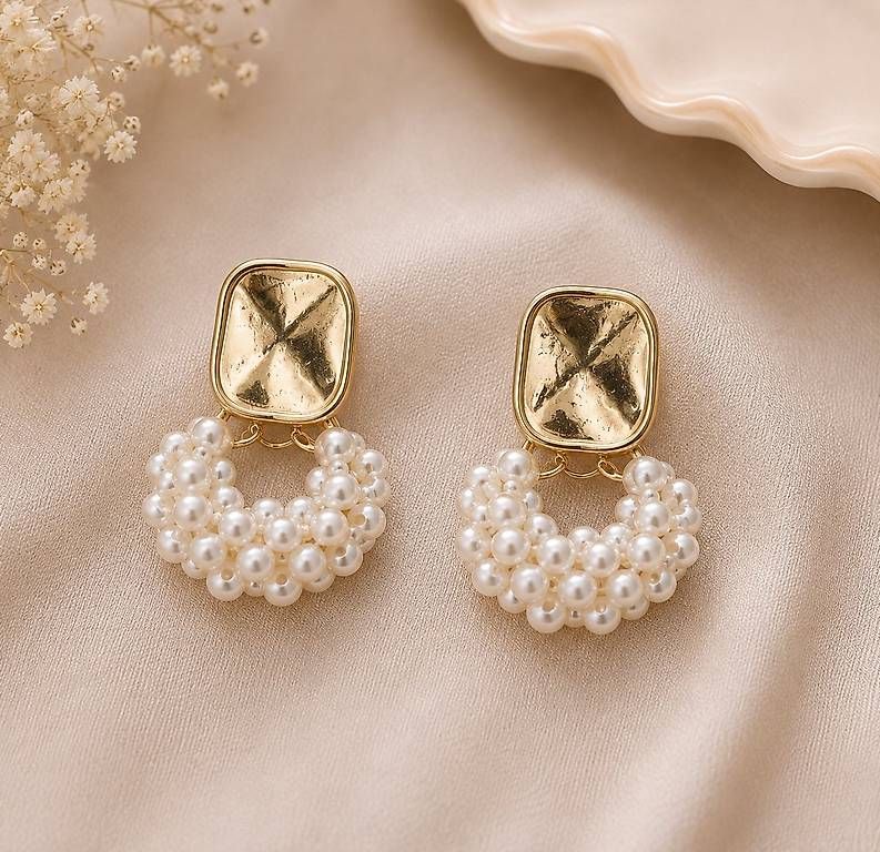 Boucles d'oreille: Orecchini con dettaglio dorato e perle luminose – Neuf avec emballage d'origine à Lugano par solowolford 1